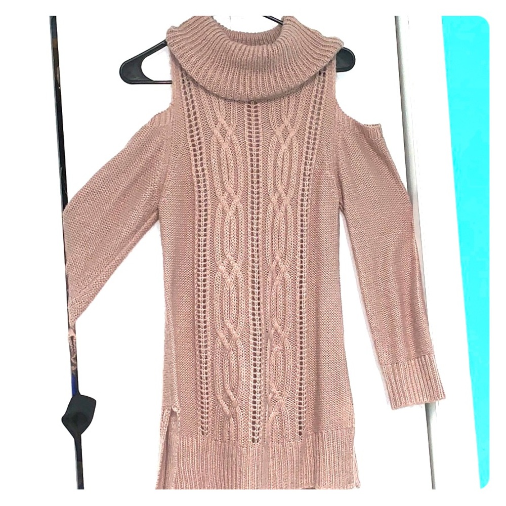 Long cold shoulder sleeve knit sweater